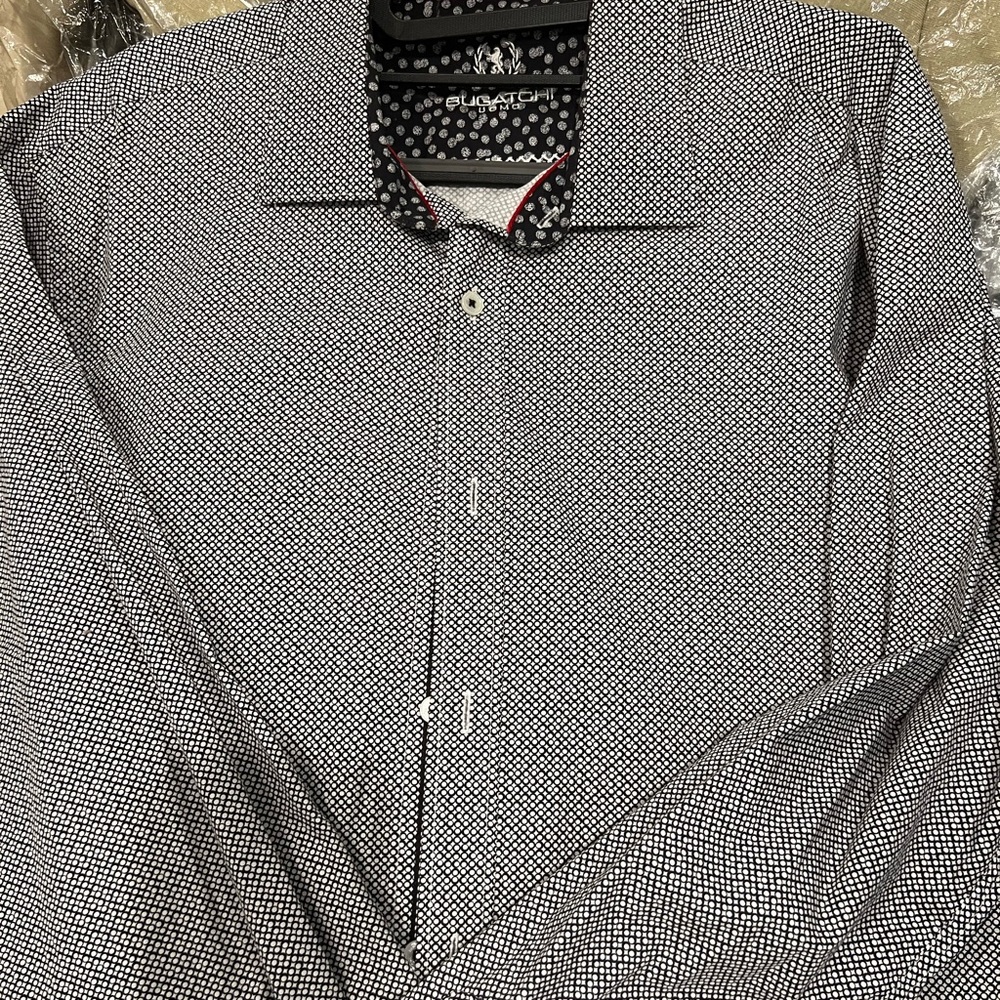 Bugatchi men’s dress shirt. Like new condition.  Size large